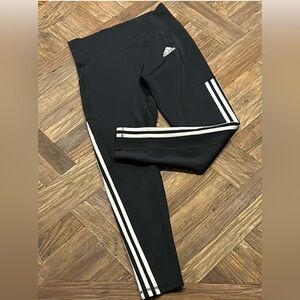 EUC! Adidas Women’s Aero ready leggings, Size Medium, Black w/white stripes